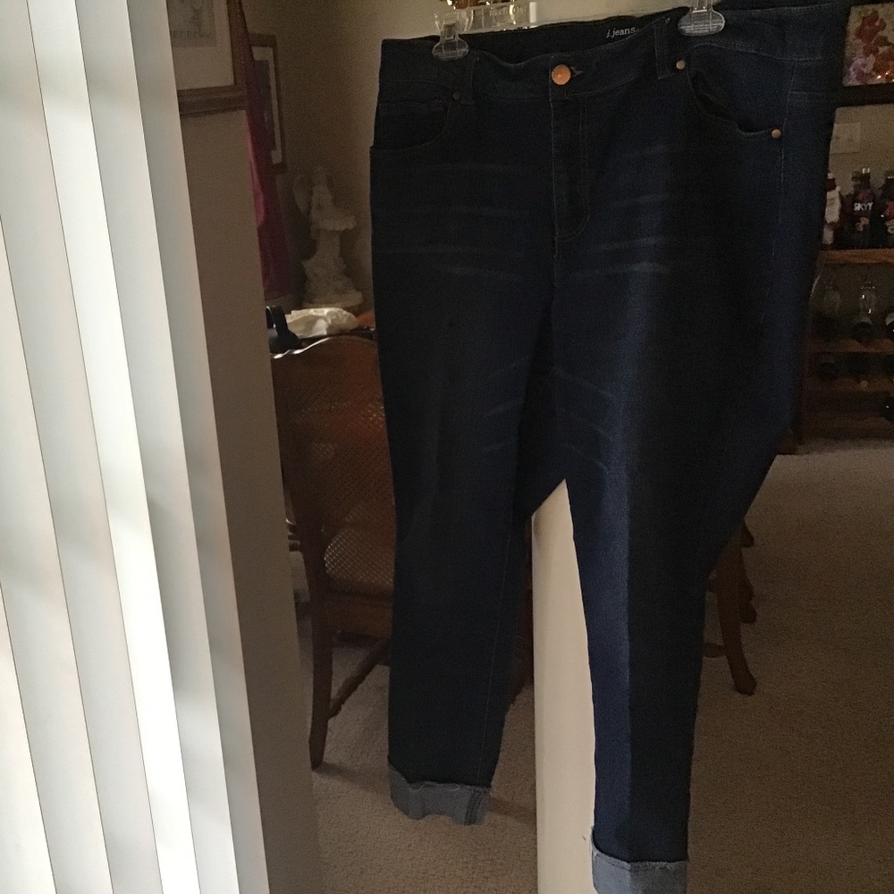 Dark was cuffed jeans